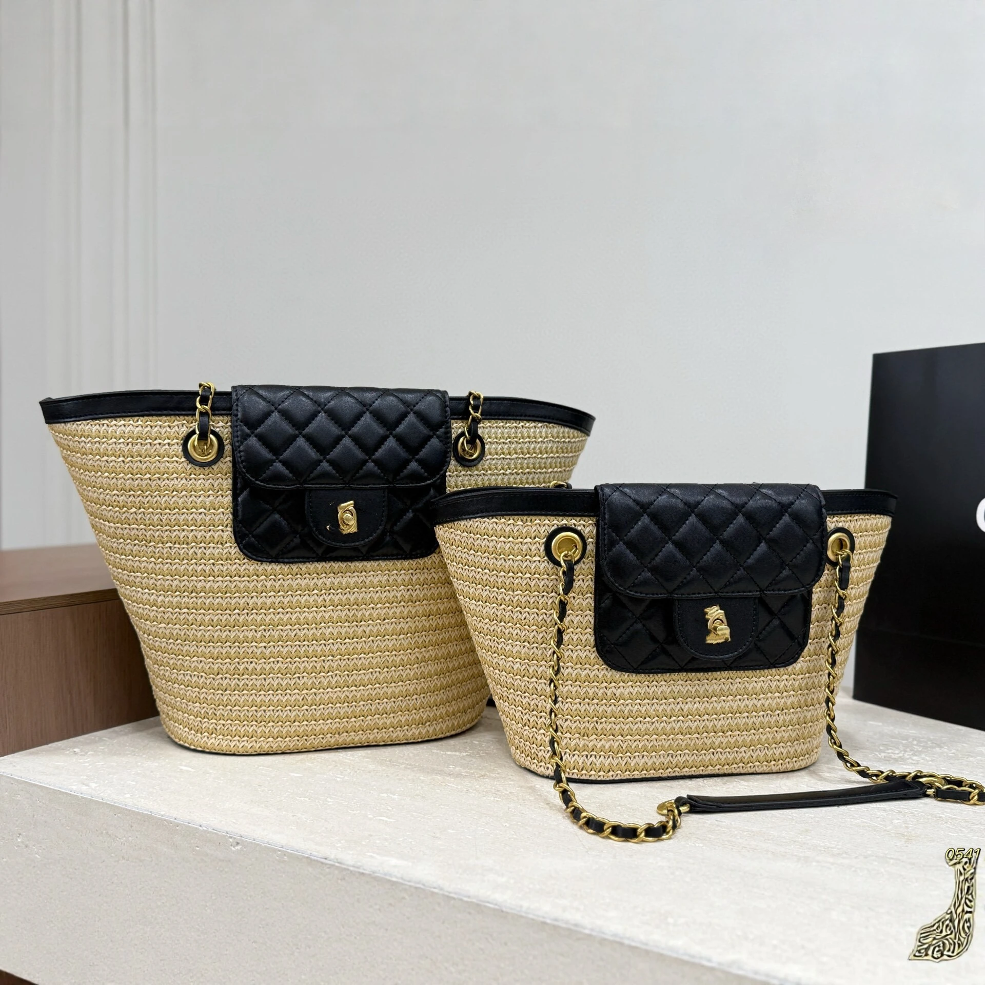 2026 Women's genuine leather Summer Straw Woven Big Basket Handbag Fashion Female Luxury Designer Large Capacity Shoulder Tote
2026 Women's genuine leather Summer Straw Woven Big Basket Handbag Fashion Female Luxury Designer Large Capacity Shoulder Tote