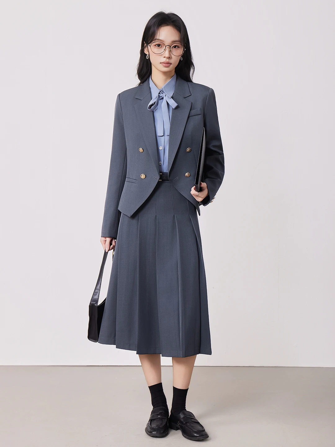 Business Professional Women's Suit Set Pure Color Commute A-Line Skirt with Pleats Waist-Cinching OL Two-Piece Outfit
Business Professional Women's Suit Set Pure Color Commute A-Line Skirt with Pleats Waist-Cinching OL Two-Piece Outfit