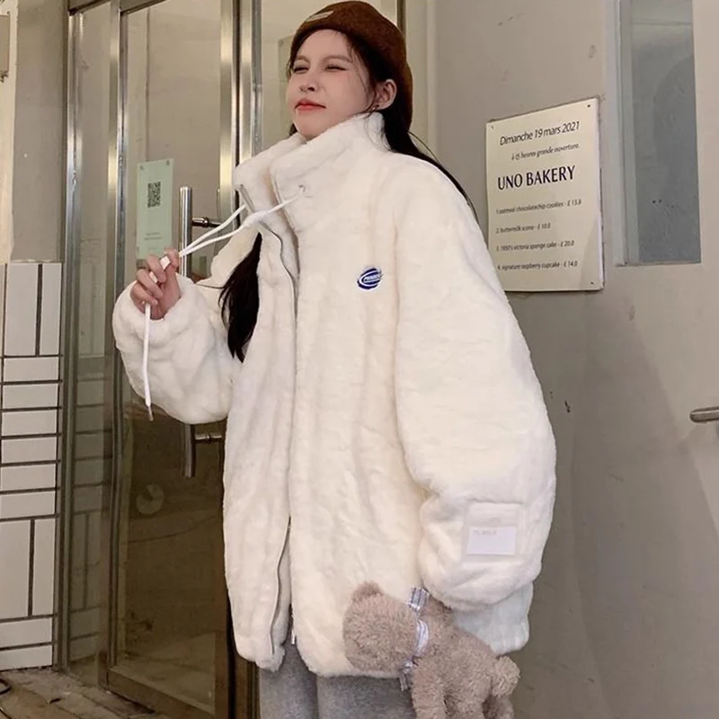 Куртка Rimocy Женская с воротником-стойкой, флисовая верхняя одежда на молнии из ягненка, свободная теплая плюшевая одежда в стиле Харадзюку, Осень-зима
Куртка Rimocy Женская с воротником-стойкой, флисовая верхняя одежда на молнии из ягненка, свободная теплая плюшевая одежда в стиле Харадзюку, Осень-зима