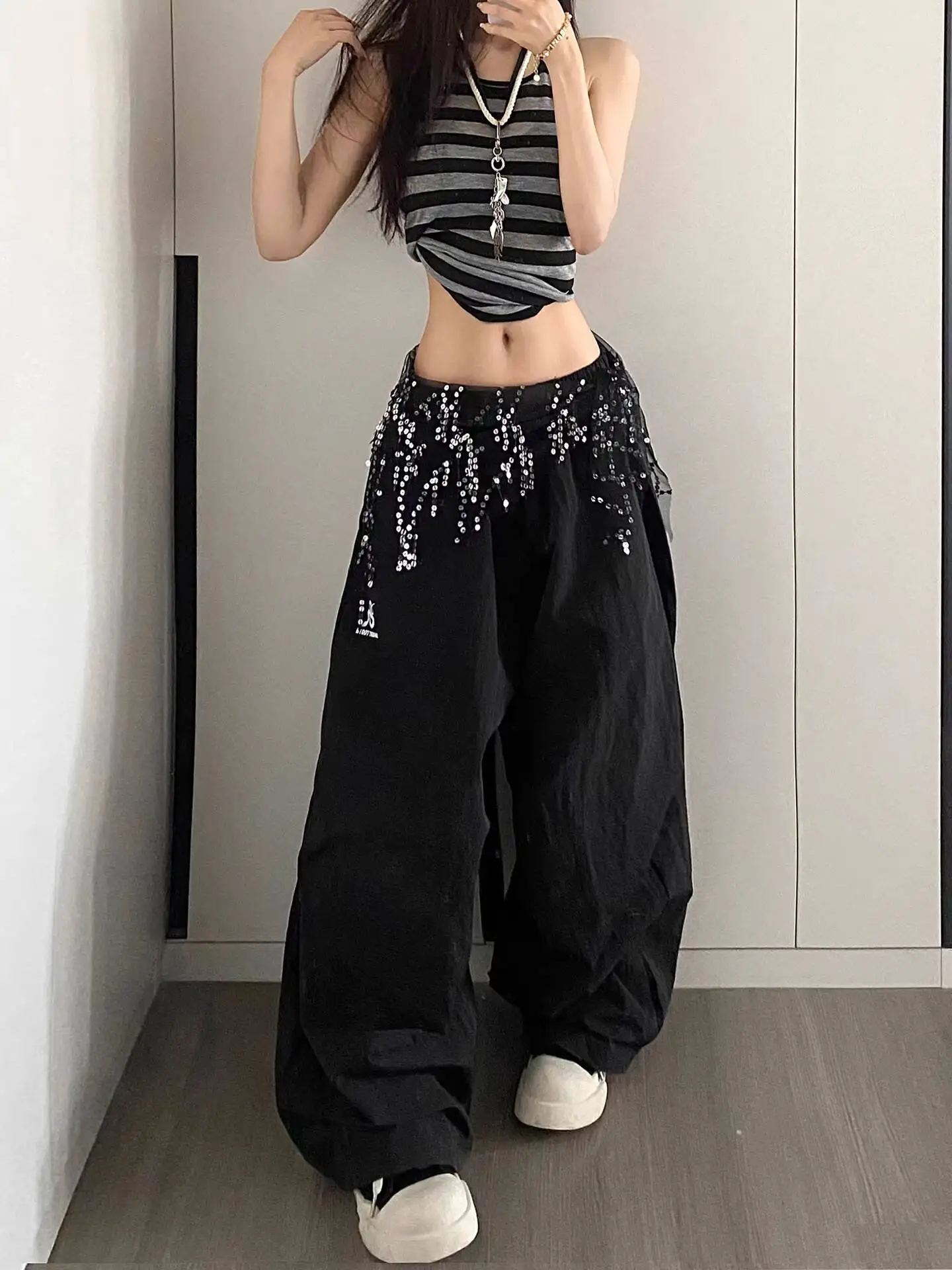 2026 Summer New Women's Loose Sports Pants With Sequin Tassel Hem Quick Dry Floor Length Jazz Dance Pants
2026 Summer New Women's Loose Sports Pants With Sequin Tassel Hem Quick Dry Floor Length Jazz Dance Pants