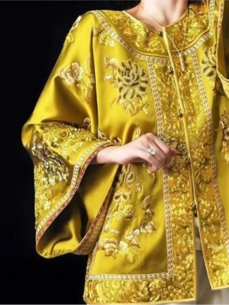 New Chinese-style heavy embroidery golden women's brocade top
New Chinese-style heavy embroidery golden women's brocade top