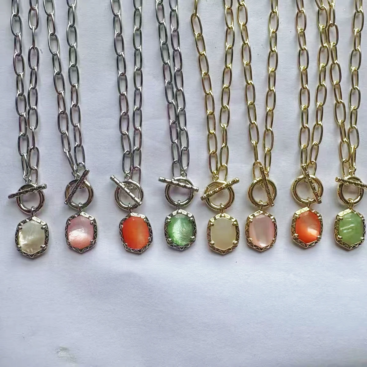 YEEVAA Colorful Link and Chain Necklace in Mother-of-Pearl,Fashion Jewelry, Unique Gifts
YEEVAA Colorful Link and Chain Necklace in Mother-of-Pearl,Fashion Jewelry, Unique Gifts