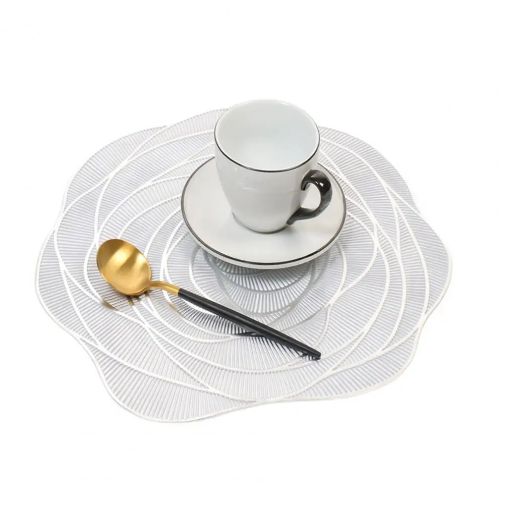 Heat Insulation Placemat Hollow Design Placemat Waterproof Bronzing Rose Placemat Non-slip Heat-resistant Pvc Mat for Dining
Heat Insulation Placemat Hollow Design Placemat Waterproof Bronzing Rose Placemat Non-slip Heat-resistant Pvc Mat for Dining