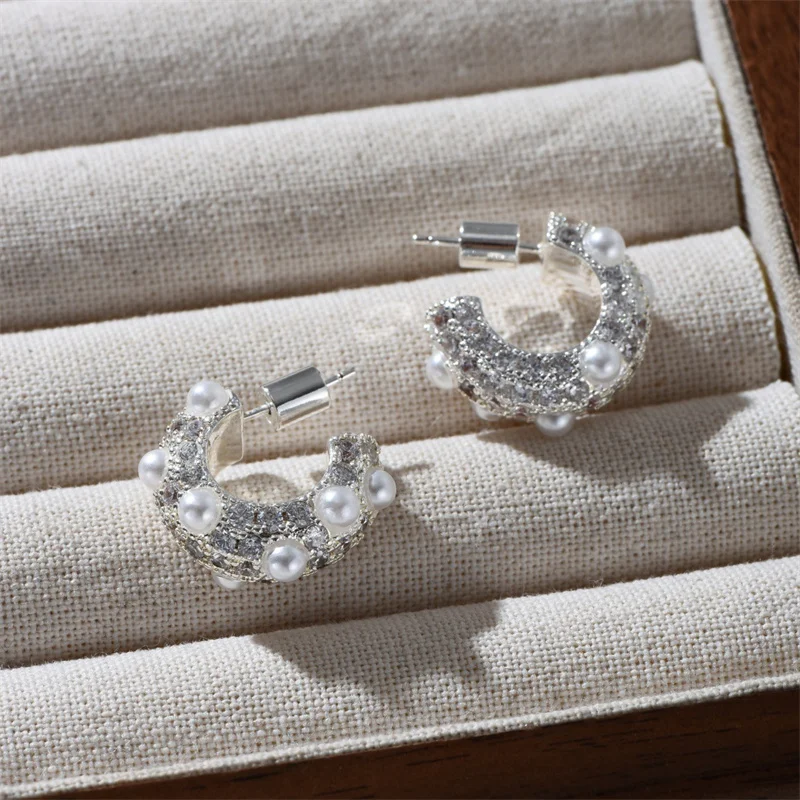 French Fashion Sparkling Zircon/Pearl C-shaped Earrings for Women Vintage Light Luxury Trendy Party Dazzling Jewelry Accessories
French Fashion Sparkling Zircon/Pearl C-shaped Earrings for Women Vintage Light Luxury Trendy Party Dazzling Jewelry Accessories