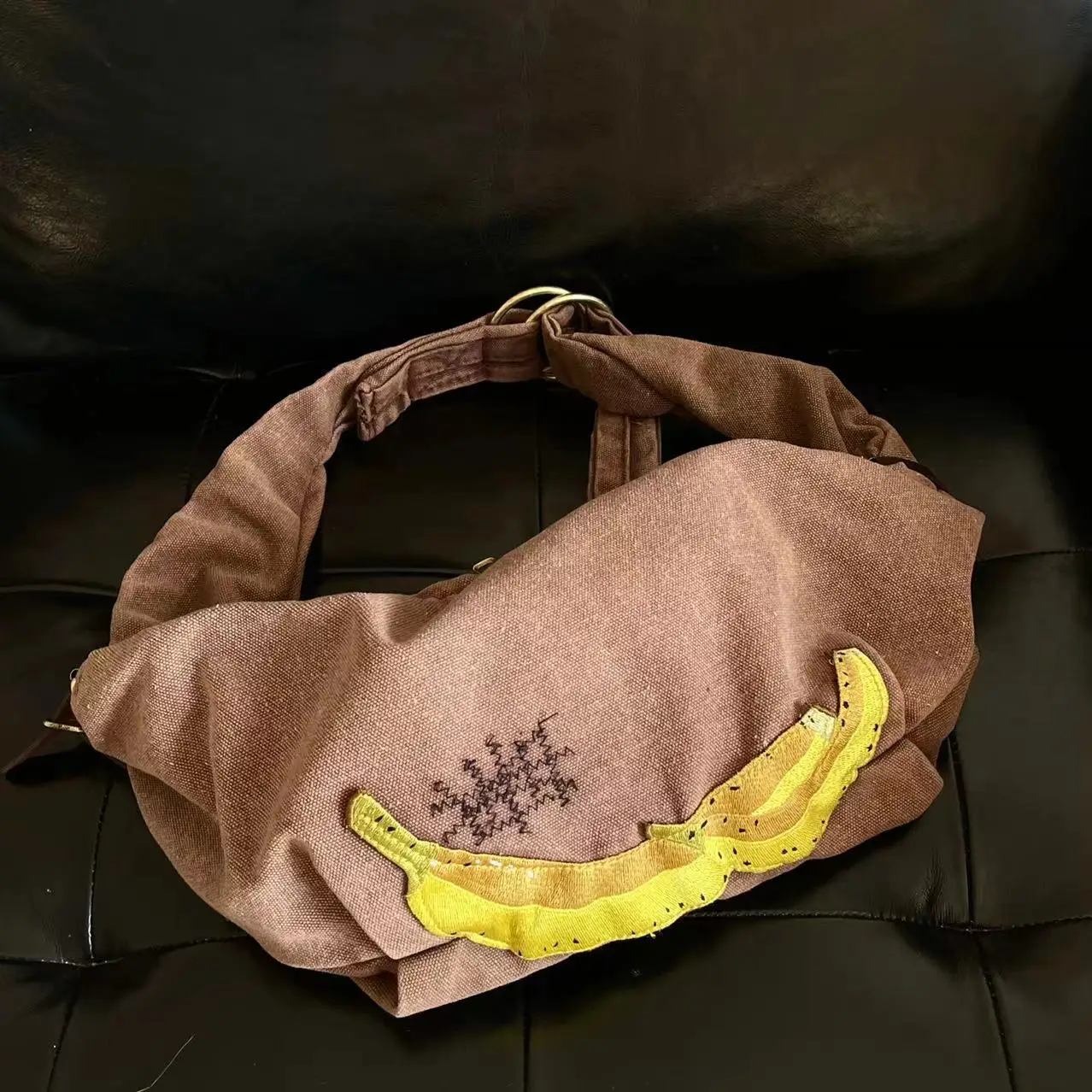 High Street K Vintage Banana Embroidery Crossbody Shoulder Bag Y2k Purse Men and Women Bags Streetwear
High Street K Vintage Banana Embroidery Crossbody Shoulder Bag Y2k Purse Men and Women Bags Streetwear