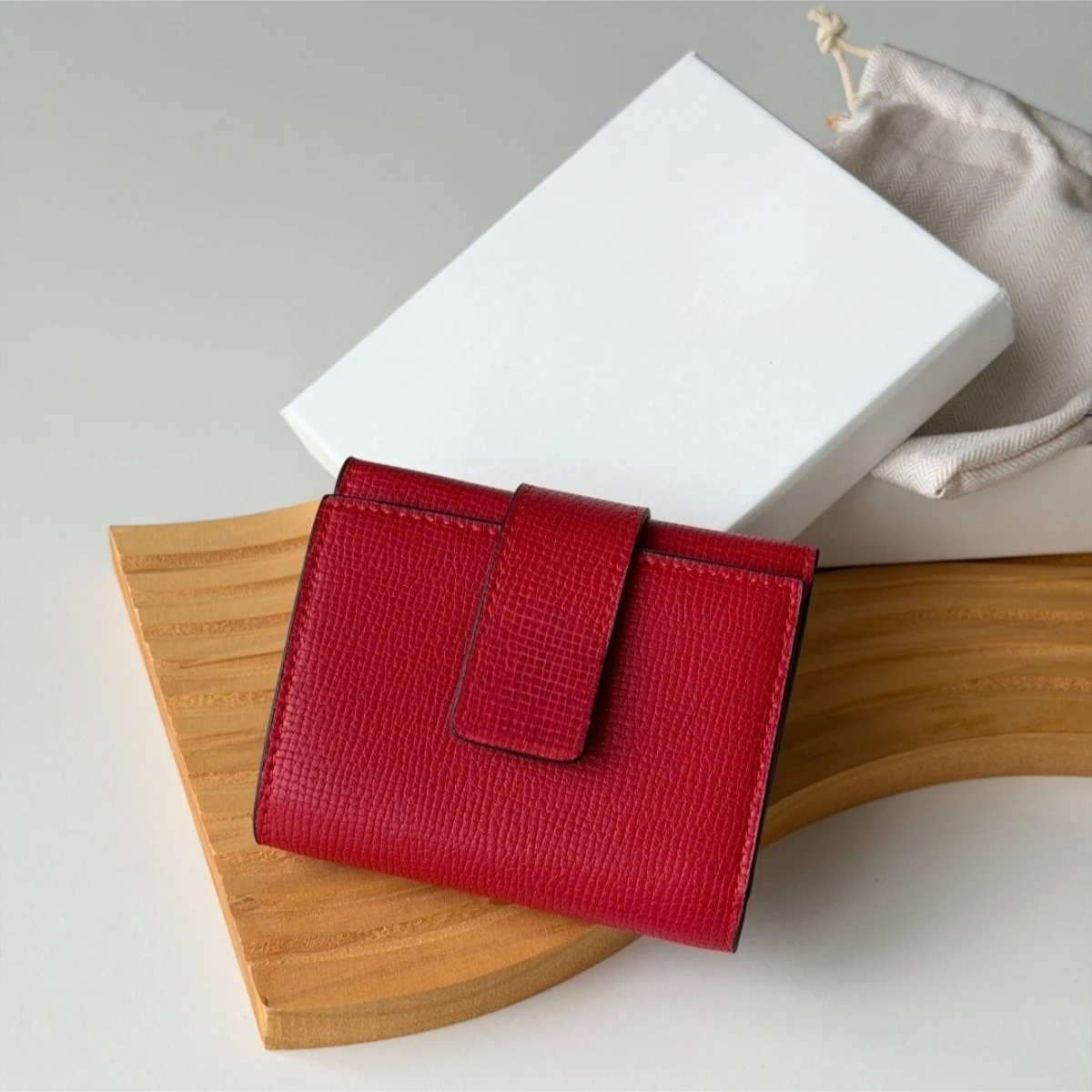 Women's Leather Trifold Wallet Multi-pocket Purse with Zipper Coin Compartment for Cards Cash Coins Lightweight Daily Organizer
Women's Leather Trifold Wallet Multi-pocket Purse with Zipper Coin Compartment for Cards Cash Coins Lightweight Daily Organizer