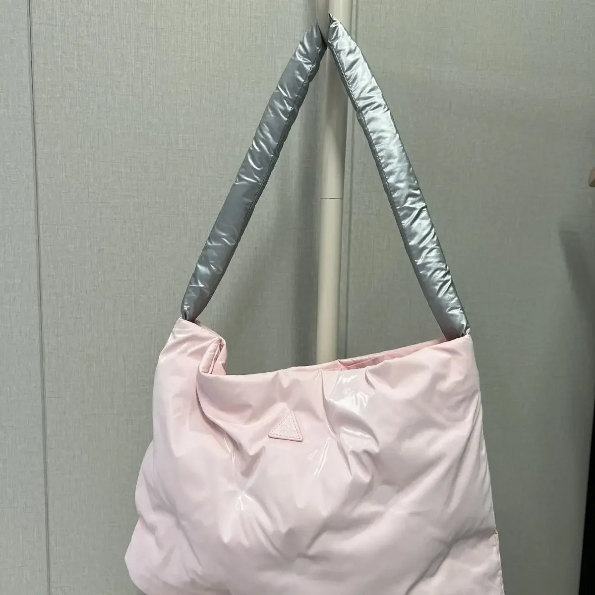Waterproof Big Volume Tote Carry Bag Pink Short Travel Light Weight
Waterproof Big Volume Tote Carry Bag Pink Short Travel Light Weight