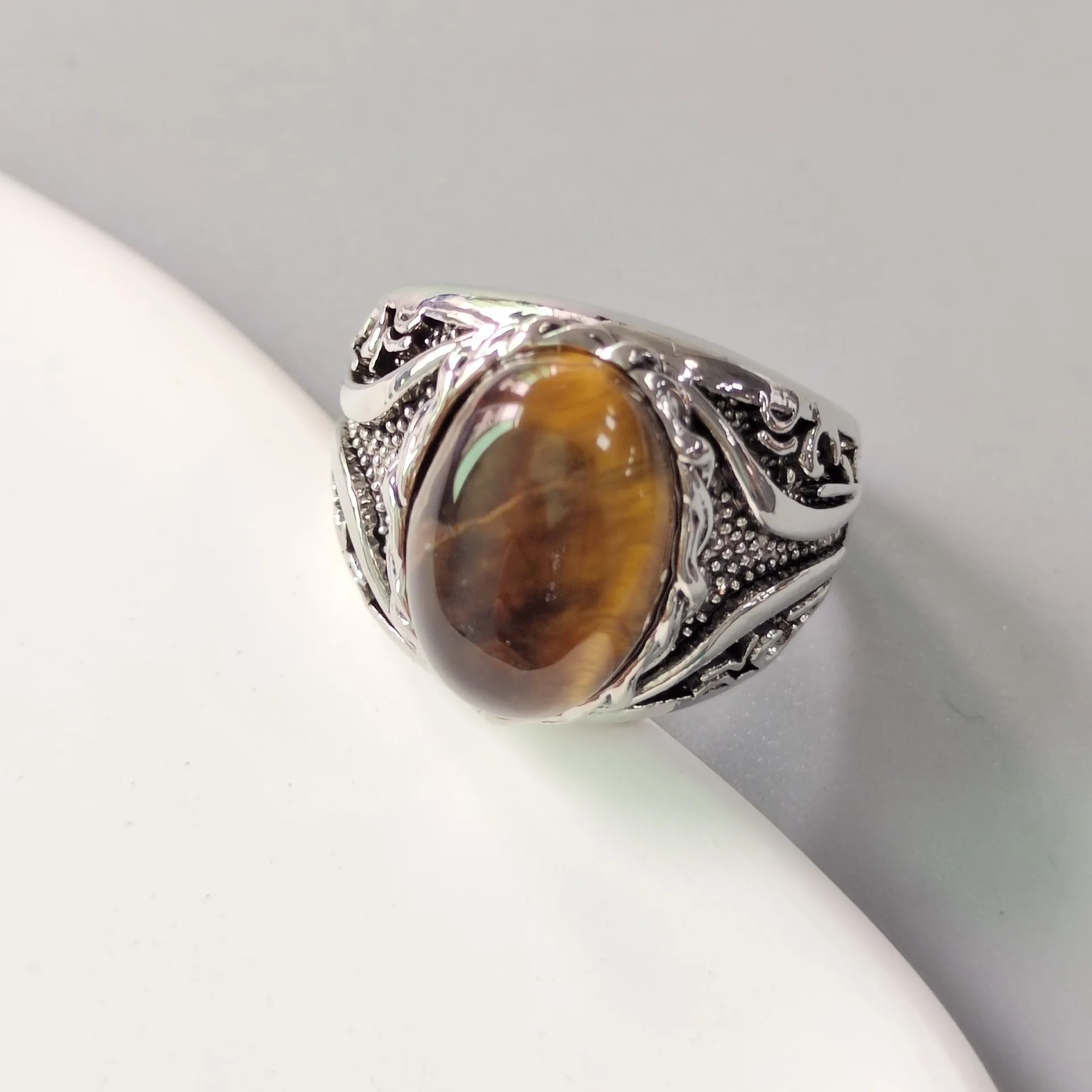 High end fashionable yellow tiger stone woven striped ring, trendy men's retro ring
High end fashionable yellow tiger stone woven striped ring, trendy men's retro ring