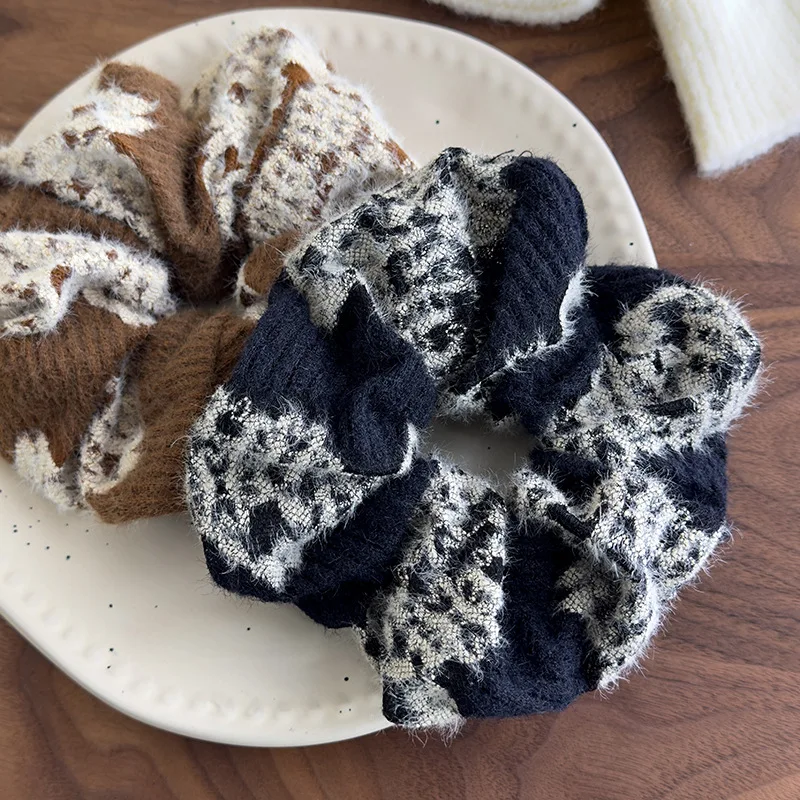 Retro Soft Knit Large Hair Scrunchies Headband Womes Girls Temperament Head Rope Rubber Bands Lady Fashion Hair Ties Accessories
Retro Soft Knit Large Hair Scrunchies Headband Womes Girls Temperament Head Rope Rubber Bands Lady Fashion Hair Ties Accessories