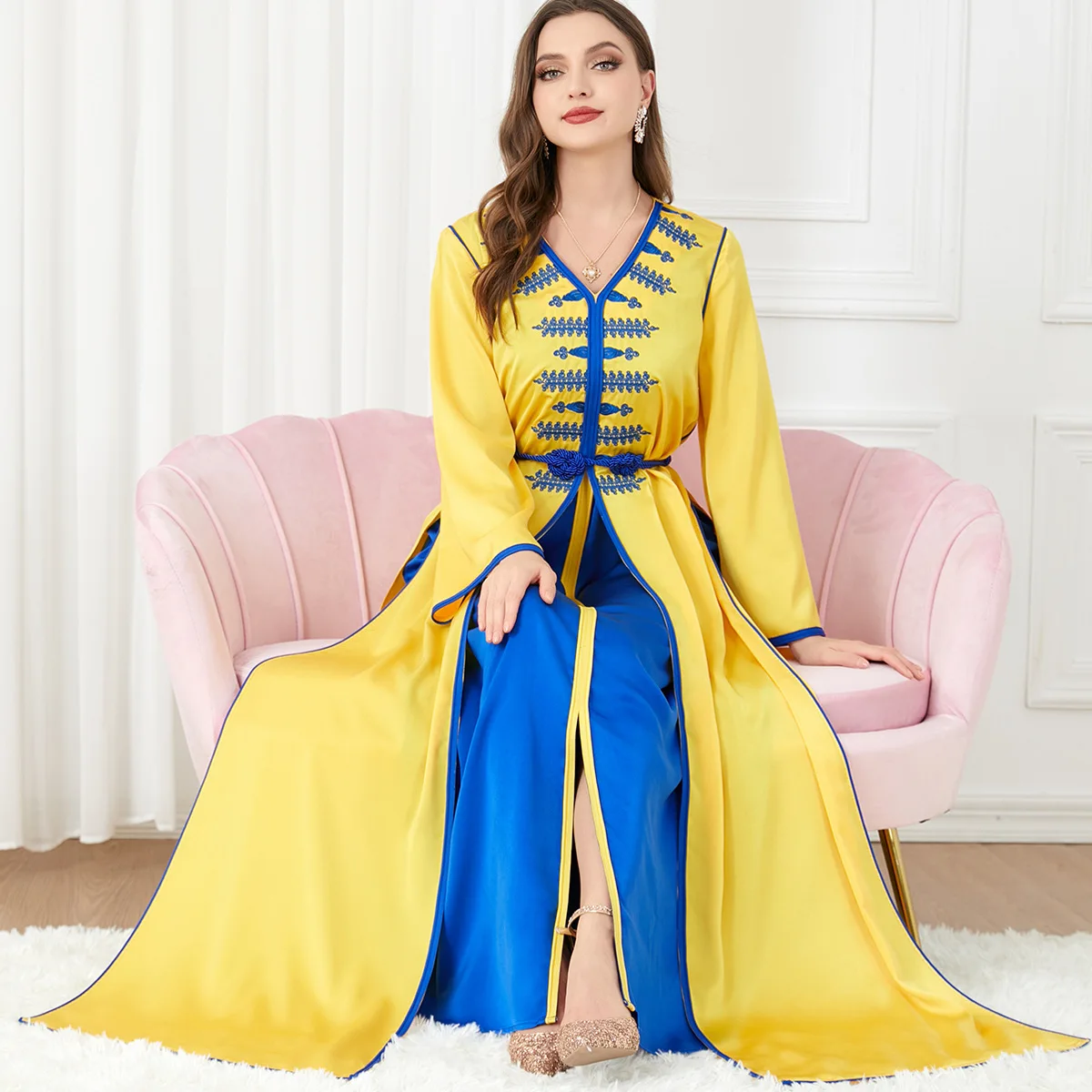 Dubai Luxury Abaya Ethical Style Two Piece Women's Clothing Embroidered Long Open Dress Muslim's Sets Abaya 2 Piece Set Islam
Dubai Luxury Abaya Ethical Style Two Piece Women's Clothing Embroidered Long Open Dress Muslim's Sets Abaya 2 Piece Set Islam