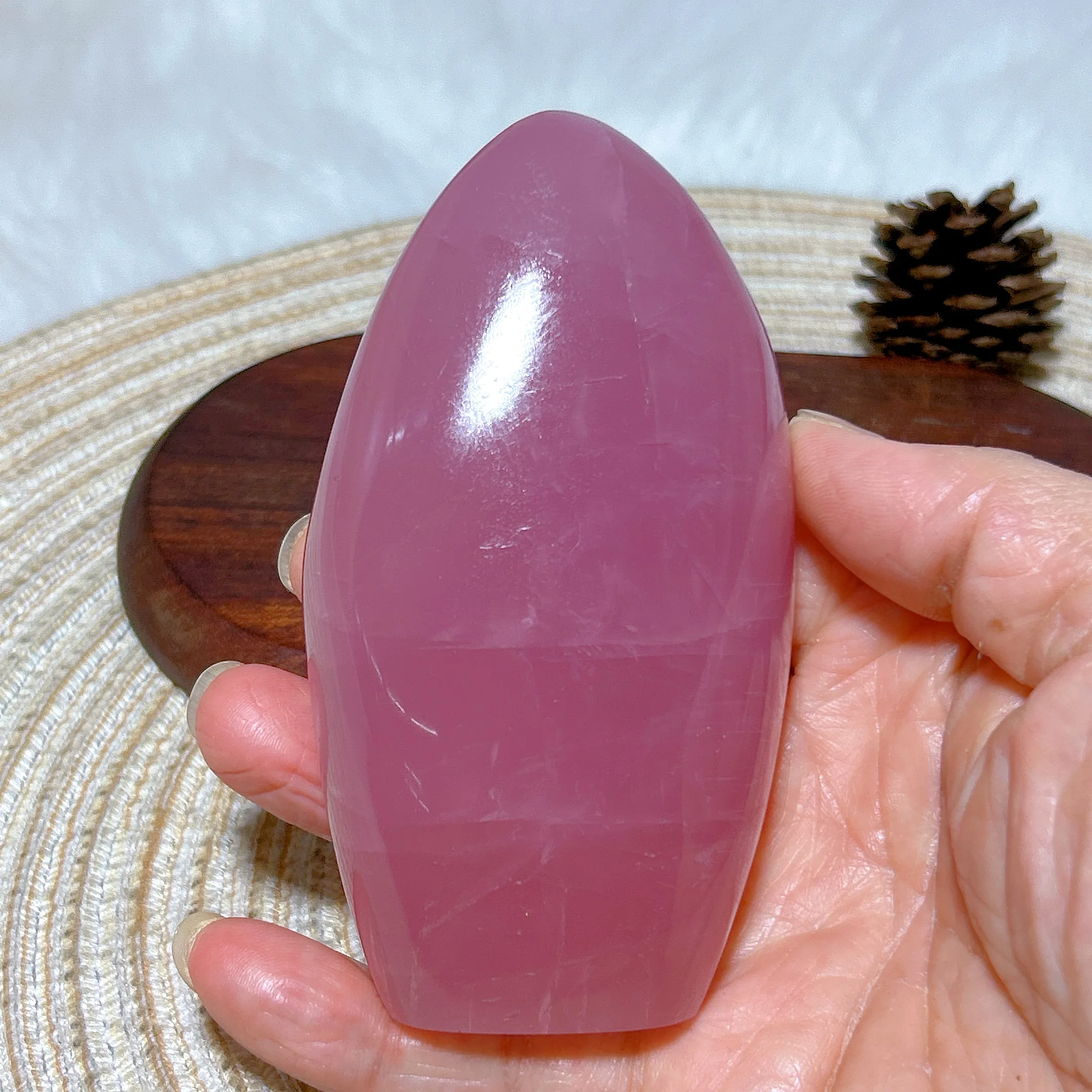 High Quality Natural Crystals Rose Quartz Flame Freeform Polished Ornament Healing Mineral Home Decoration Room Decor Gift
High Quality Natural Crystals Rose Quartz Flame Freeform Polished Ornament Healing Mineral Home Decoration Room Decor Gift