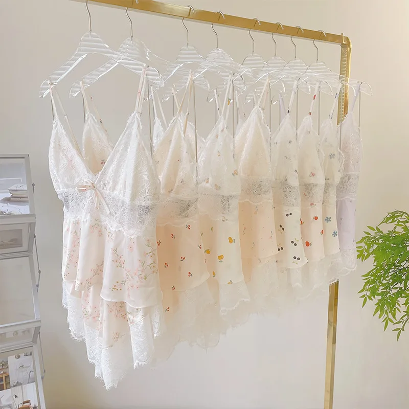 Lace beauty back sling pajamas set can be worn outside the thin section of ice silk home wear with chest pad pajamas female summ
Lace beauty back sling pajamas set can be worn outside the thin section of ice silk home wear with chest pad pajamas female summ