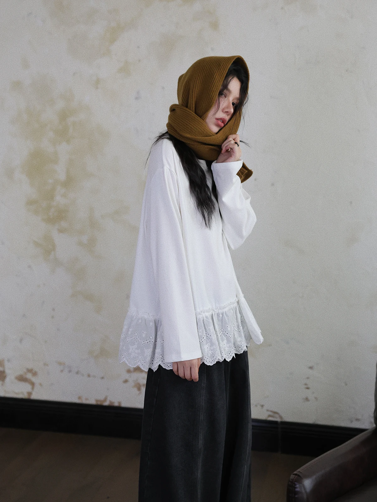 Женская свободная базовая футболка DR с длинным рукавом, винтажным кружевным дизайном и вставками, белая, для многослойных осенне-зимних образов
Женская свободная базовая футболка DR с длинным рукавом, винтажным кружевным дизайном и вставками, белая, для многослойных осенне-зимних образов