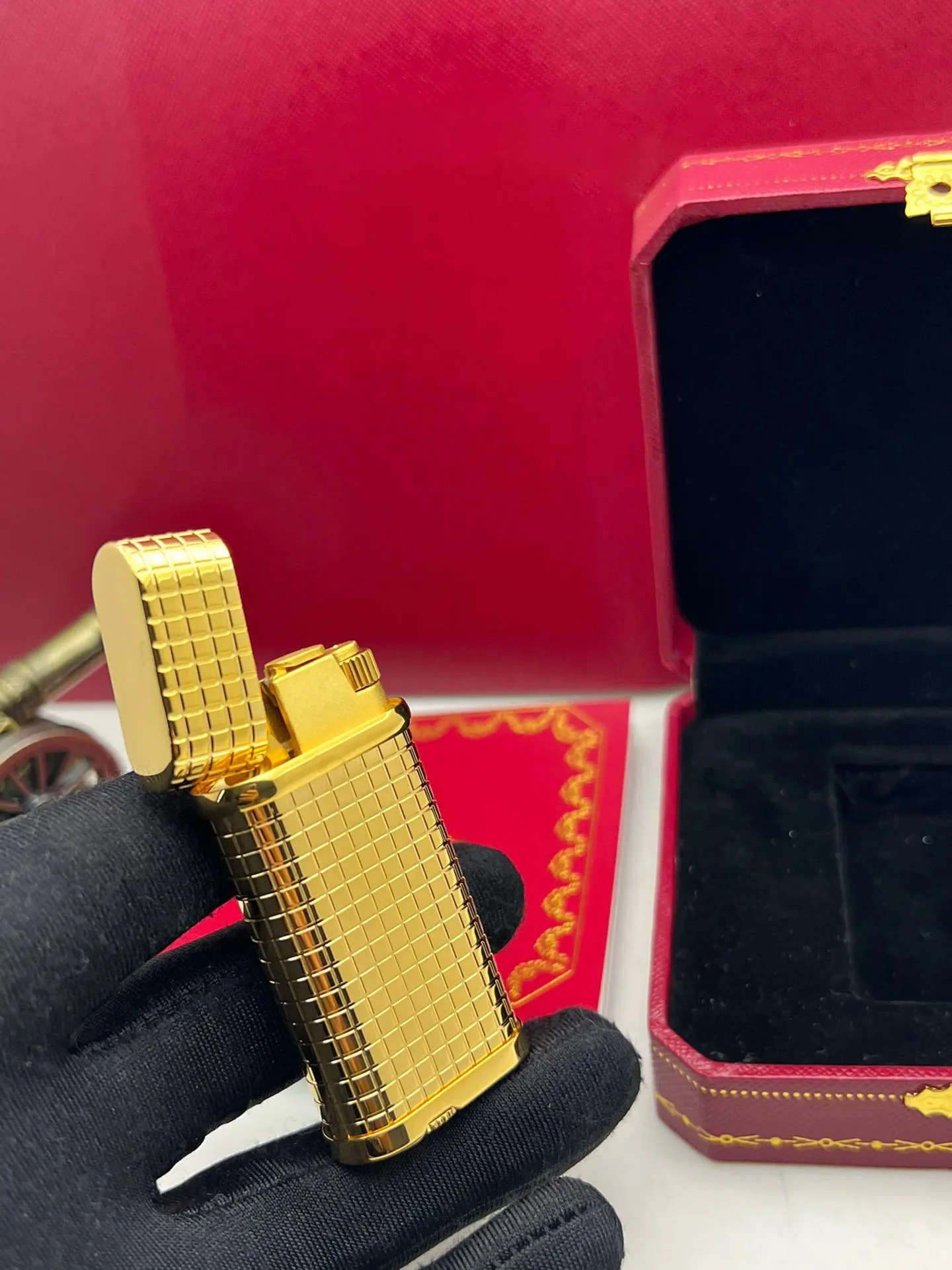 Металлическая надувная сигаретная зажигалка с золотой сеткой, ветрозащитная Зажигалка для кухни, барбекю, подарок, аксессуары для сигарет
Металлическая надувная сигаретная зажигалка с золотой сеткой, ветрозащитная Зажигалка для кухни, барбекю, подарок, аксессуары для сигарет