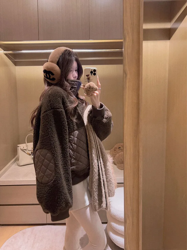 Женское пальто Yukiss Pudding Sle с воротником из экологичного меха ягненка, с бриллиантовой вышивкой, длинными рукавами, на пуговицах, в полоску
Женское пальто Yukiss Pudding Sle с воротником из экологичного меха ягненка, с бриллиантовой вышивкой, длинными рукавами, на пуговицах, в полоску