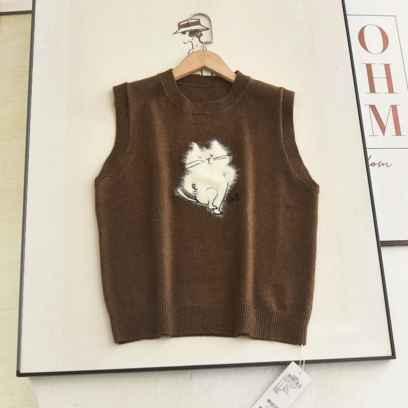 Осенне-зимний вязаный жилет с круглым вырезом, цветными блоками и мультяшной вышивкой, повседневный, свободного кроя, модный, для беременных.
Осенне-зимний вязаный жилет с круглым вырезом, цветными блоками и мультяшной вышивкой, повседневный, свободного кроя, модный, для беременных.