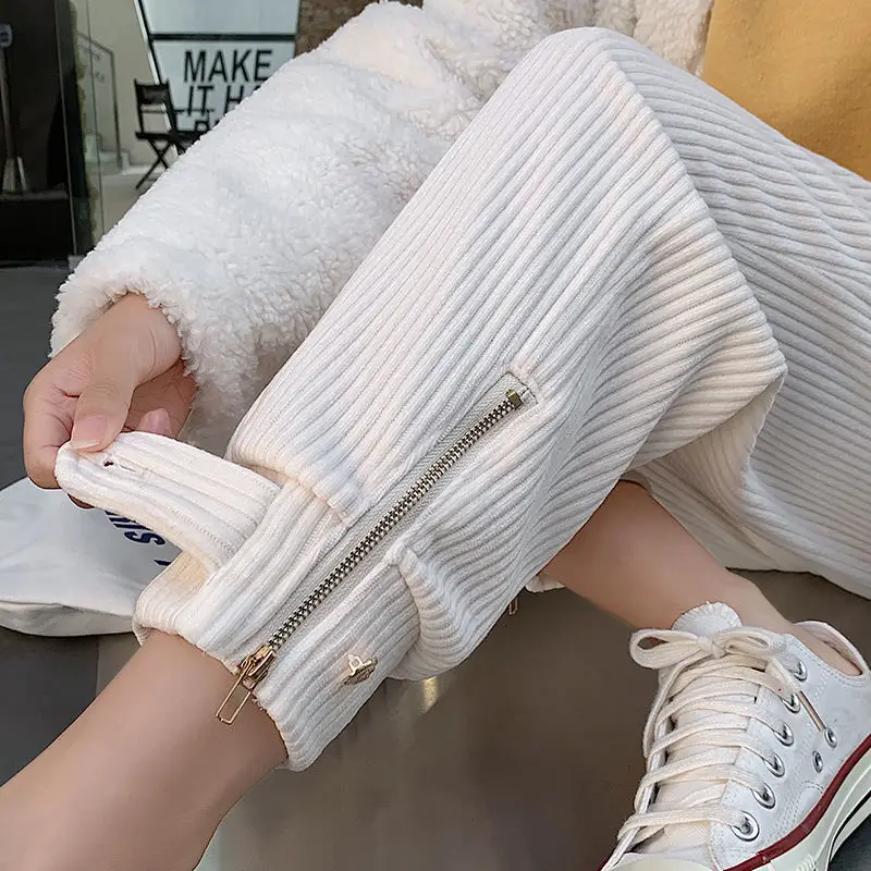 High Waist Casual Solid Color Corduroy Trousers Female Zipper Spliced Fashion Thick Harem Pants Autumn Winter Women's Clothing
High Waist Casual Solid Color Corduroy Trousers Female Zipper Spliced Fashion Thick Harem Pants Autumn Winter Women's Clothing
