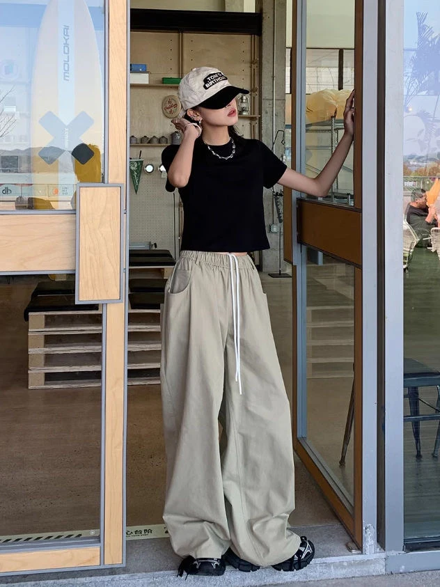 Брюки-карго женские цвета хаки, осенняя нейлоновая уличная одежда, провисающая лоскутная уличная одежда с несколькими карманами, уличная одежда Highstreet
Брюки-карго женские цвета хаки, осенняя нейлоновая уличная одежда, провисающая лоскутная уличная одежда с несколькими карманами, уличная одежда Highstreet