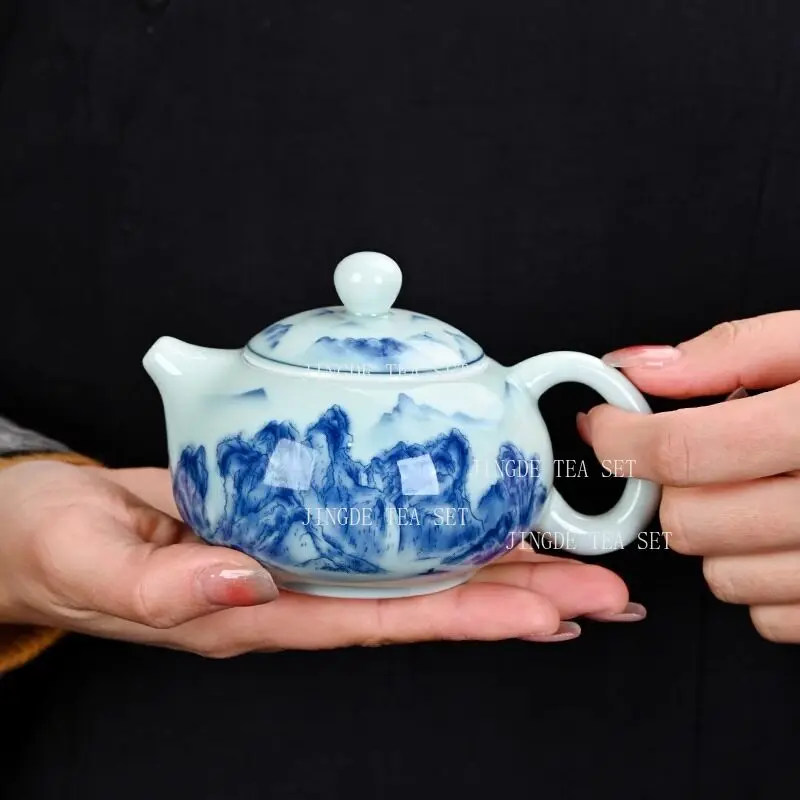 Chinese Blue and White Ceramic Teapot Household Small Capacity Xishi Teapot Underglaze Colored Hospitality Teapot Kungfu Tea Set
Chinese Blue and White Ceramic Teapot Household Small Capacity Xishi Teapot Underglaze Colored Hospitality Teapot Kungfu Tea Set