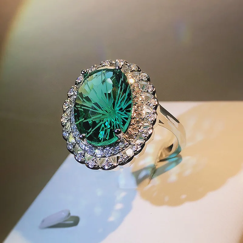 NEW Trend Oval Fireworks Craft Emerald Full Of Diamonds Couple Ring For Women Silver-Plated Valentine's Day Gift Party Jewelry
NEW Trend Oval Fireworks Craft Emerald Full Of Diamonds Couple Ring For Women Silver-Plated Valentine's Day Gift Party Jewelry