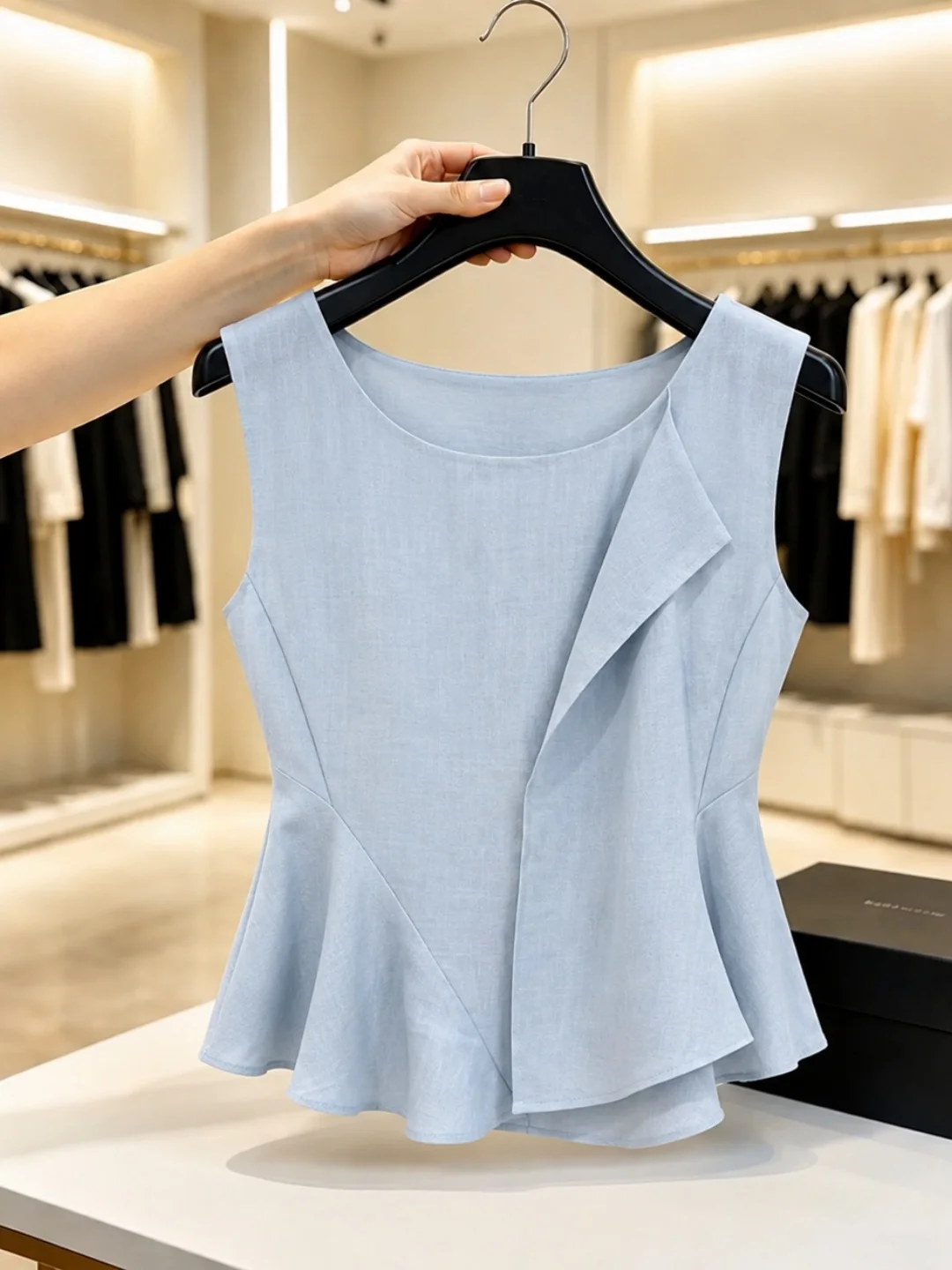 Elegant Sleeveless Vest Asymmetrical Hemline Layering Slimming Top Summer Fashionable Versatile Small Shirt Women's Clothing
Elegant Sleeveless Vest Asymmetrical Hemline Layering Slimming Top Summer Fashionable Versatile Small Shirt Women's Clothing
