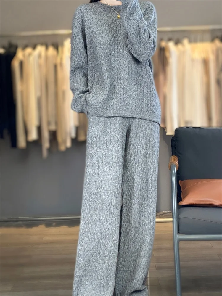 Women's matching set 100% Merino wool round neck sweater+straight elastic waist pants two-piece set knit solid women's clothing
Women's matching set 100% Merino wool round neck sweater+straight elastic waist pants two-piece set knit solid women's clothing