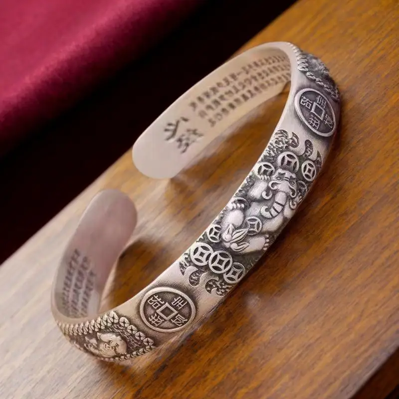 Men's Retro Silver 925 Copper Coins Pixiu Charm Bracelet Simple Chinese Style Domineering Open Bangles Jewelry
Men's Retro Silver 925 Copper Coins Pixiu Charm Bracelet Simple Chinese Style Domineering Open Bangles Jewelry