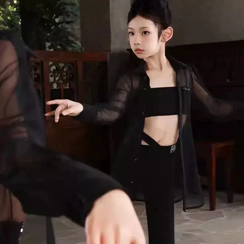 2026 Spring/Summer New Style Latin Dance Costume - Girls' Black Shirt with Straps and Pants for Practice and Performance
2026 Spring/Summer New Style Latin Dance Costume - Girls' Black Shirt with Straps and Pants for Practice and Performance