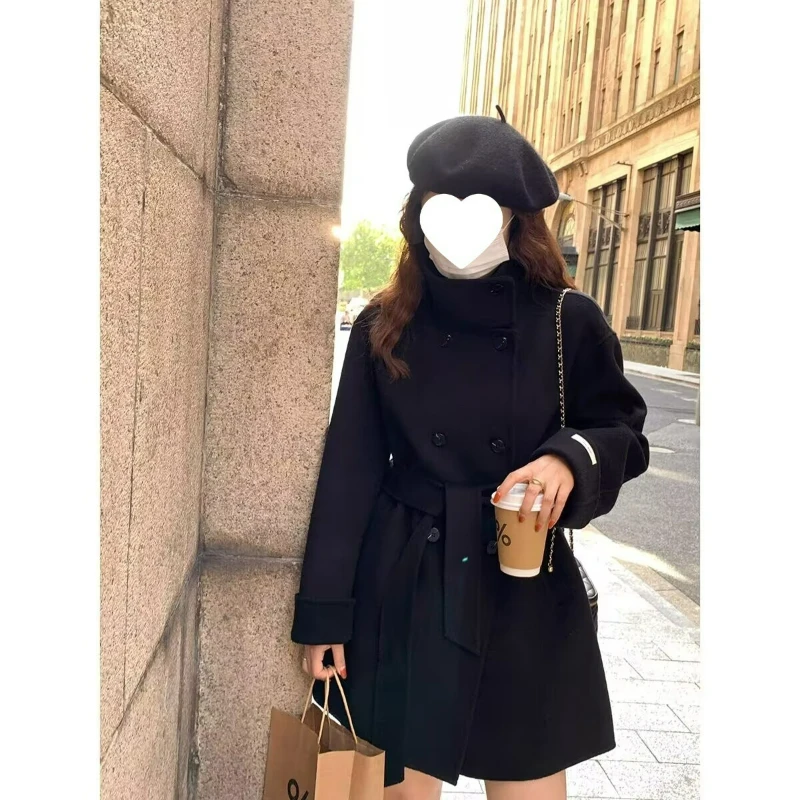 Новое шерстяное пальто в корейском стиле для женщин, коллекция шерстяных пальто в корейском стиле со шнуровкой и воротником-стойкой для женщин, осень/зима 2026, осень/зима
Новое шерстяное пальто в корейском стиле для женщин, коллекция шерстяных пальто в корейском стиле со шнуровкой и воротником-стойкой для женщин, осень/зима 2026, осень/зима