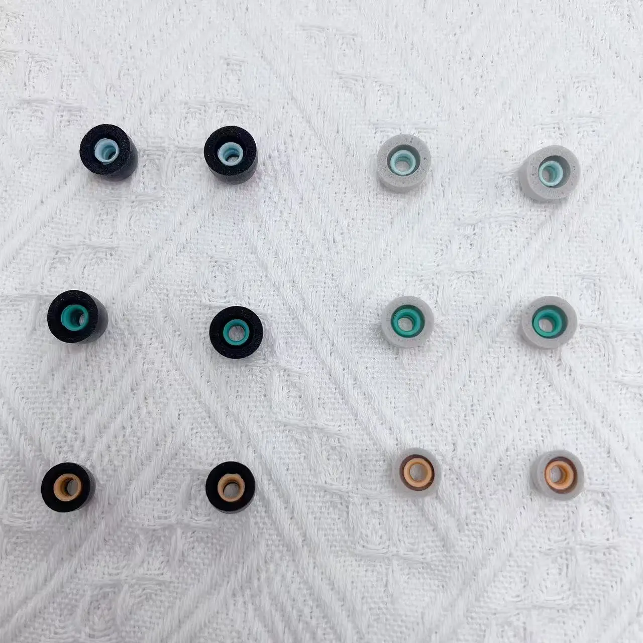 Для Sony WF-1000XM5 WF-1000XM4 WF-1000XM3 насадки из пены с эффектом памяти, сменные амбушюры, беруши, подушечки для ушей, чехлы
Для Sony WF-1000XM5 WF-1000XM4 WF-1000XM3 насадки из пены с эффектом памяти, сменные амбушюры, беруши, подушечки для ушей, чехлы