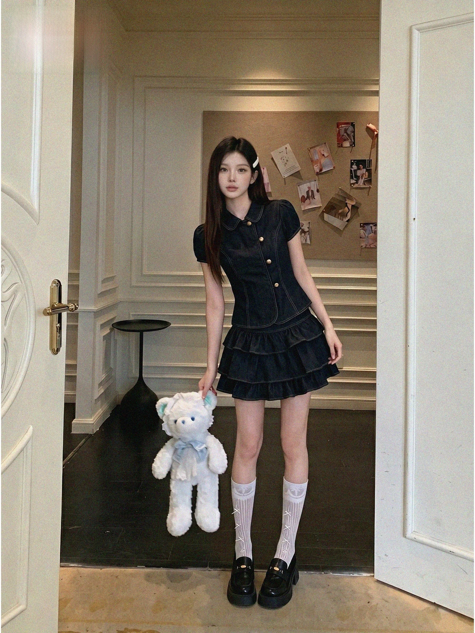 Korean College Style Doll Collar Short Sleeve Shirt Set Women's Summer Puffy Cake Short Skirt Two-Piece Set Casual Style
Korean College Style Doll Collar Short Sleeve Shirt Set Women's Summer Puffy Cake Short Skirt Two-Piece Set Casual Style