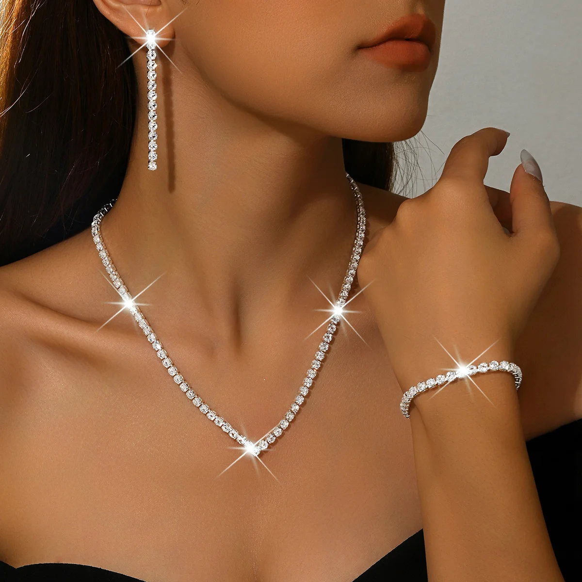 Simple and shining zirconia geometric necklace, earrings and bracelet - fashionable jewelry set for women
Simple and shining zirconia geometric necklace, earrings and bracelet - fashionable jewelry set for women
