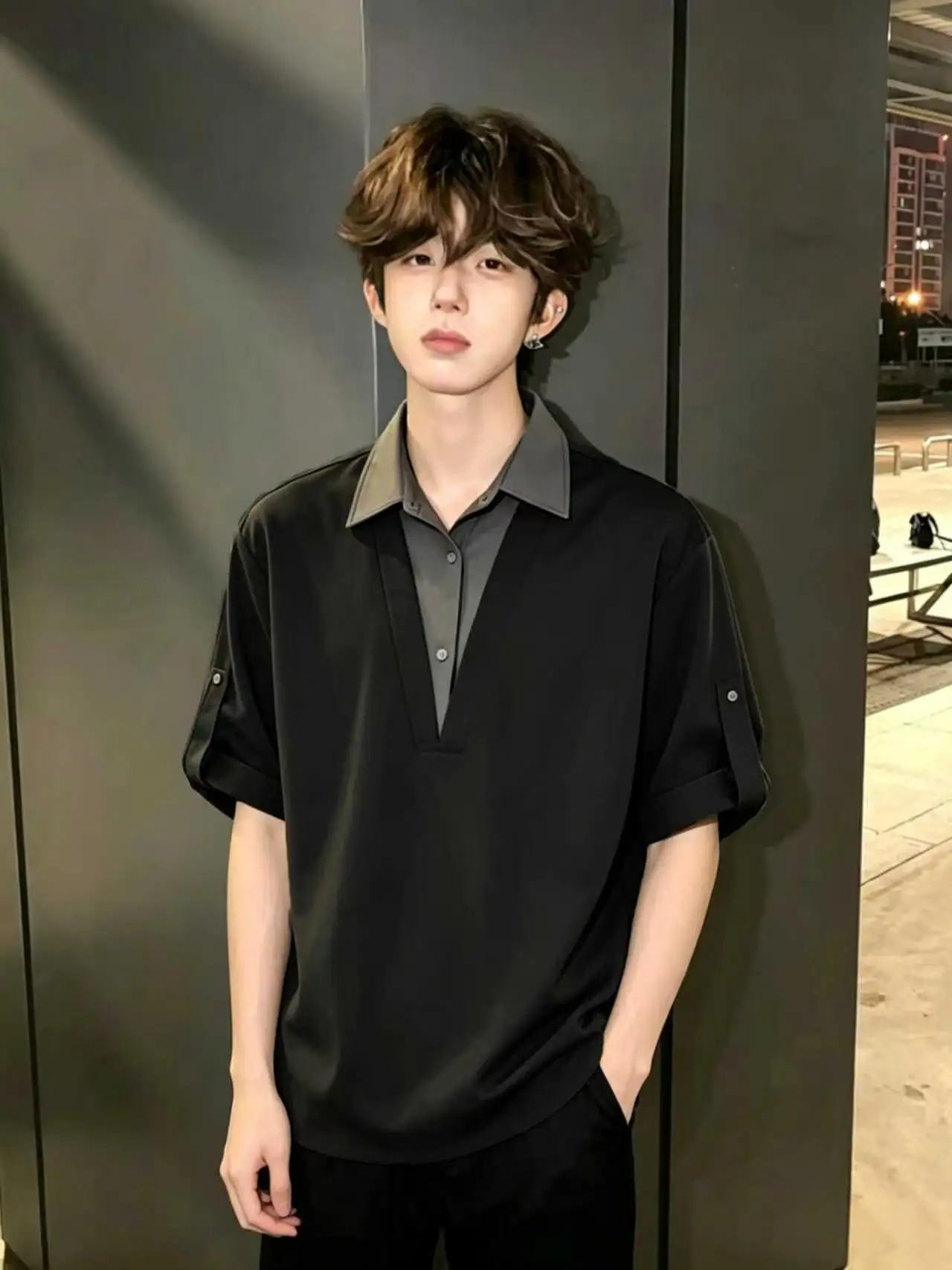 Black Ice Silk Short Sleeve Shirt Men's Summer Fashionable Loose Fit Shirt with Removable Seven-Fifths Sleeve
Black Ice Silk Short Sleeve Shirt Men's Summer Fashionable Loose Fit Shirt with Removable Seven-Fifths Sleeve