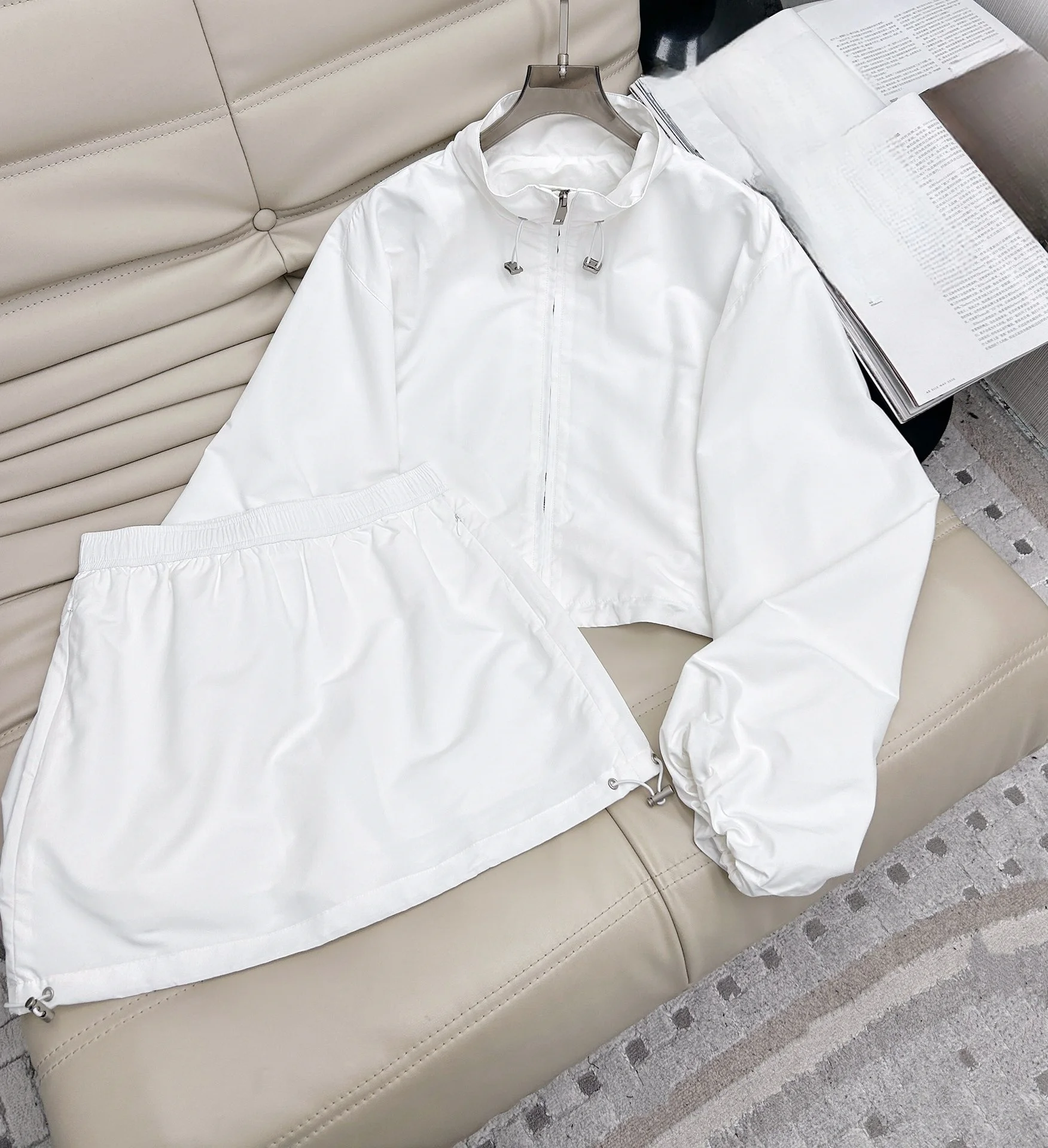 Women's new stand up collar zipper jacket elastic waist half skirt sports set Female Dress Set Woman 2 Pieces
Women's new stand up collar zipper jacket elastic waist half skirt sports set Female Dress Set Woman 2 Pieces