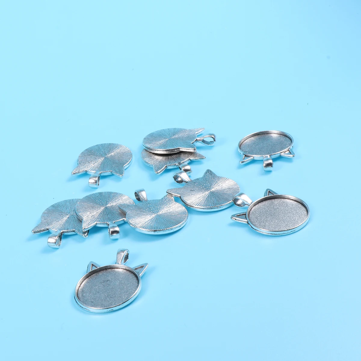 10 pcs Cat Ear Pendant Base 25mm Round Bezel Tray Blanks DIY Jewelry Photo Resin Crafts Gifts Alloy Plating Trinket Custom
10 pcs Cat Ear Pendant Base 25mm Round Bezel Tray Blanks DIY Jewelry Photo Resin Crafts Gifts Alloy Plating Trinket Custom