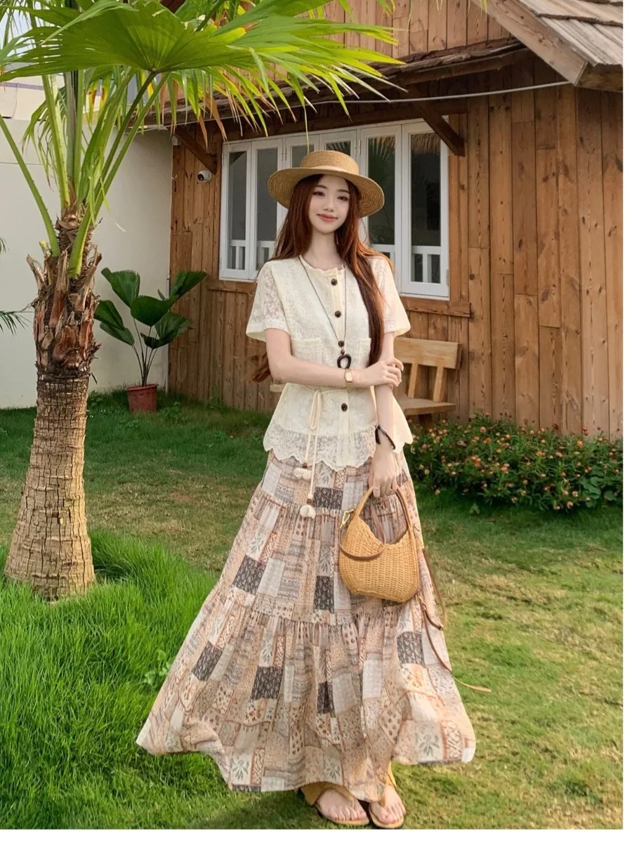 plus Size Women's Retro Ethnic Lace Short Sleeve Shirt Top High Waist Printed Half Skirt Summer Fashion Korean Style Loose Fit
plus Size Women's Retro Ethnic Lace Short Sleeve Shirt Top High Waist Printed Half Skirt Summer Fashion Korean Style Loose Fit