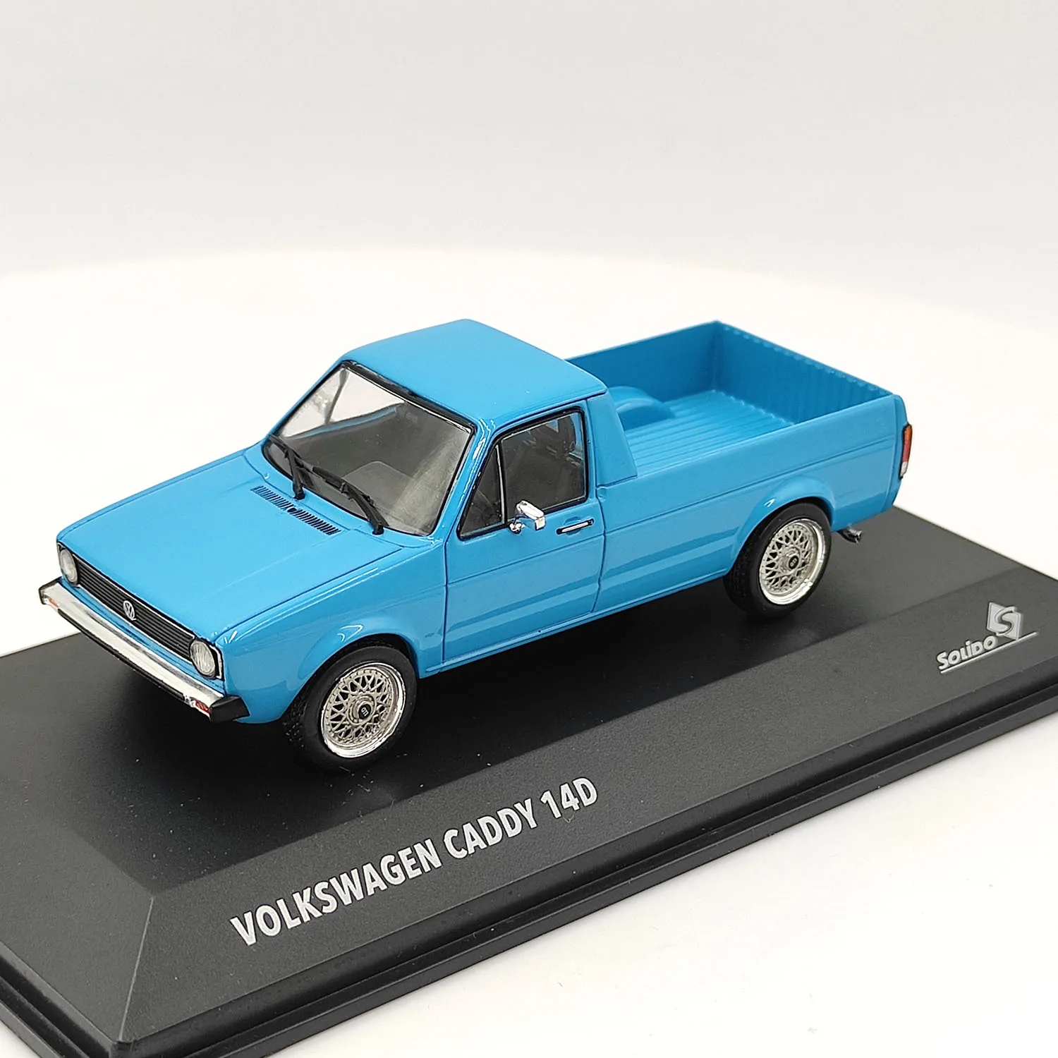 Diecast SOLIDO S 1/43 Scale VW 14D Cadillac Blue Alloy Pickup Truck Model Collectible Toy Gift Souvenir Display Ornament
Diecast SOLIDO S 1/43 Scale VW 14D Cadillac Blue Alloy Pickup Truck Model Collectible Toy Gift Souvenir Display Ornament