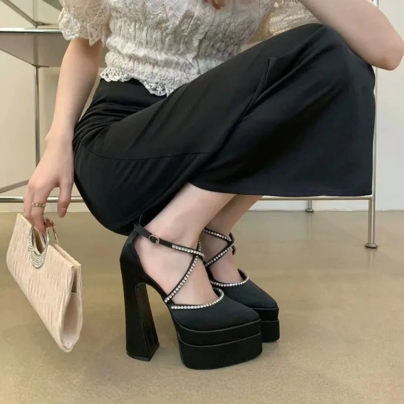 Women's Single Shoes with Heels Silk Pointed Toe Buckle Strap Platform Sole Shoes Super High Heels Mature Zapatillas De Mujer
Women's Single Shoes with Heels Silk Pointed Toe Buckle Strap Platform Sole Shoes Super High Heels Mature Zapatillas De Mujer