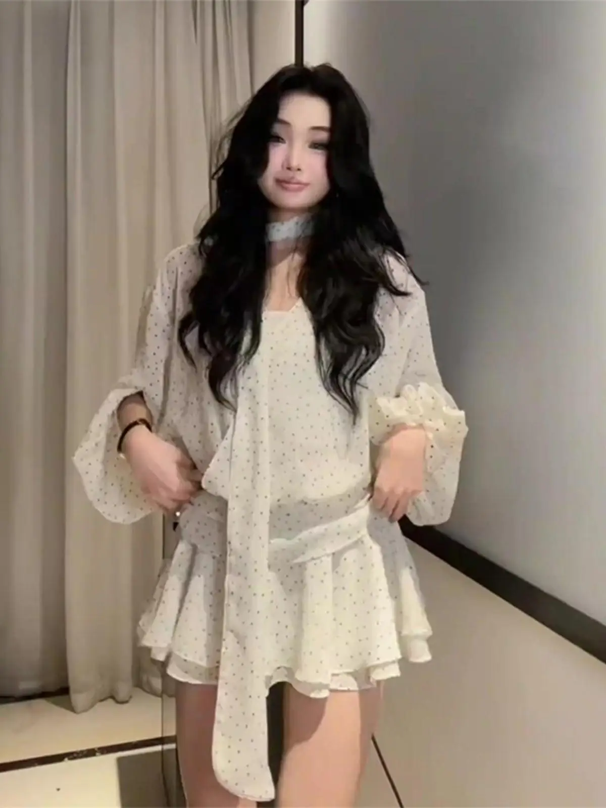 White Polka Dot Sash Chiffon Long Sleeve Dress Women's Summer Slimming A-Line Skirt High Waist Bell Sleeve V-Neck Commute Style
White Polka Dot Sash Chiffon Long Sleeve Dress Women's Summer Slimming A-Line Skirt High Waist Bell Sleeve V-Neck Commute Style