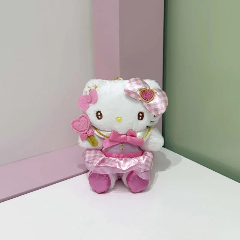 Hello Kitty Sanrio плюшевая игрушка милая поддержка любовь волшебная палочка KT Cat мягкая кавайная кукла брелок аксессуары для рюкзака кулон подарок
Hello Kitty Sanrio плюшевая игрушка милая поддержка любовь волшебная палочка KT Cat мягкая кавайная кукла брелок аксессуары для рюкзака кулон подарок