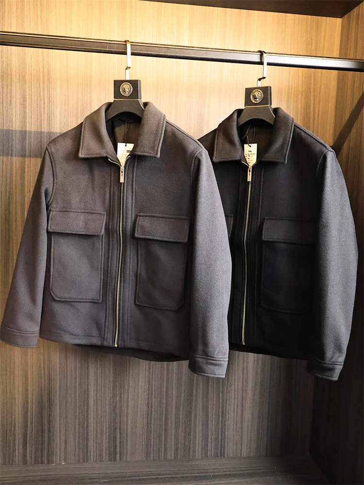 High-End Woolen Men's Jacket Thickened Retro American Style Casual Lapel Loose Fit Winter Outerwear Fashion Urban Youth
High-End Woolen Men's Jacket Thickened Retro American Style Casual Lapel Loose Fit Winter Outerwear Fashion Urban Youth