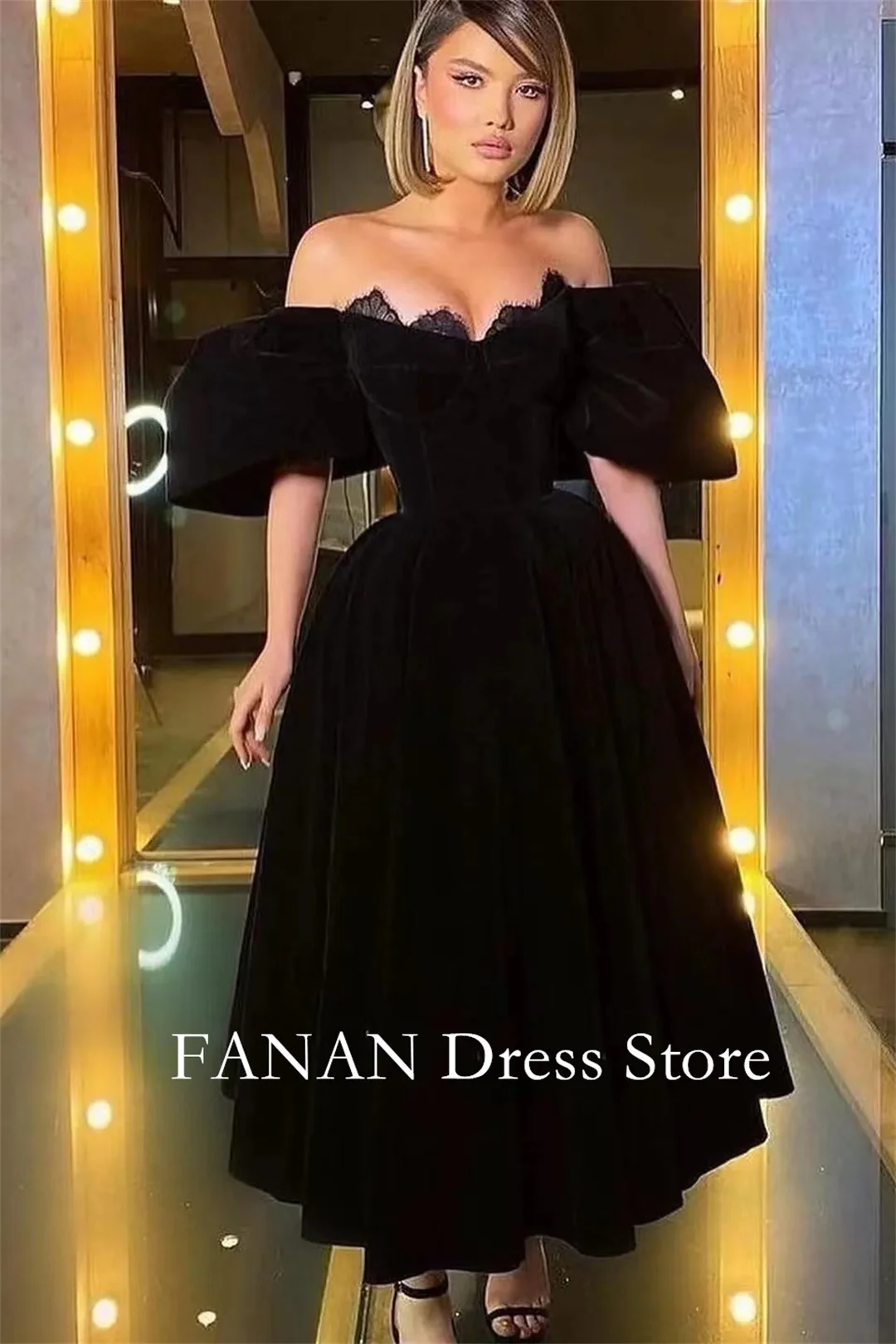 Off Shoulder Prom Dress Black Customized Velvet Wedding Evening Dresses Formal Dress Puff Sleeves Party Dress Evening Gowns
Off Shoulder Prom Dress Black Customized Velvet Wedding Evening Dresses Formal Dress Puff Sleeves Party Dress Evening Gowns