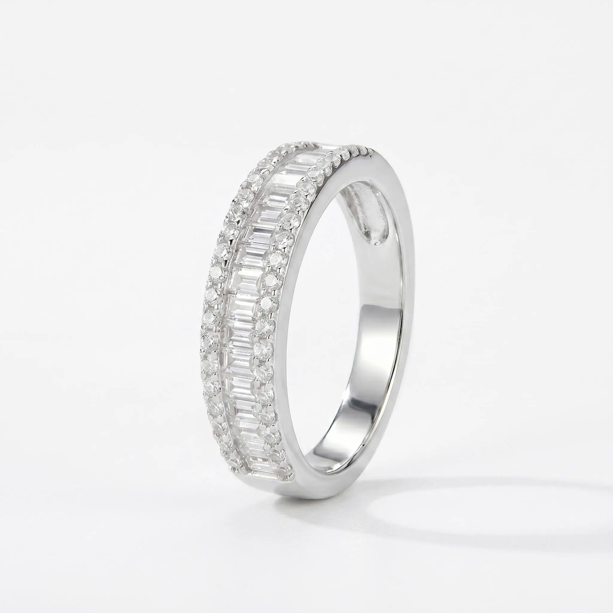 Vintage Elegant S925 Silver D Color VVS1 Moissanite Baguette Band Double Full Paved Sparkling Stackable Daily Engagement Wedding
Vintage Elegant S925 Silver D Color VVS1 Moissanite Baguette Band Double Full Paved Sparkling Stackable Daily Engagement Wedding