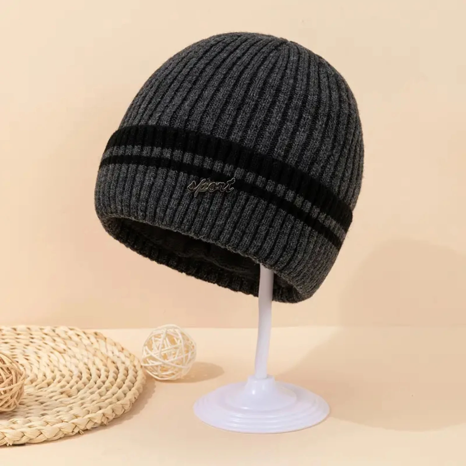 Fashionable Thickened Mens Wool Knitted Hat with Fleece Lining for Cold Snowy Winter Weather and Extra Warmth Silk hair bonnet
Fashionable Thickened Mens Wool Knitted Hat with Fleece Lining for Cold Snowy Winter Weather and Extra Warmth Silk hair bonnet