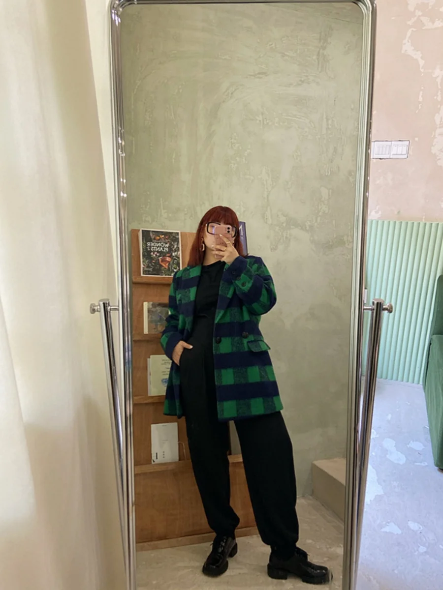 Новинка: Женское зимнее пальто оверсайз в винтажном стиле с клетчатым воротником, свободного кроя, из шерсти, для стройного силуэта
Новинка: Женское зимнее пальто оверсайз в винтажном стиле с клетчатым воротником, свободного кроя, из шерсти, для стройного силуэта