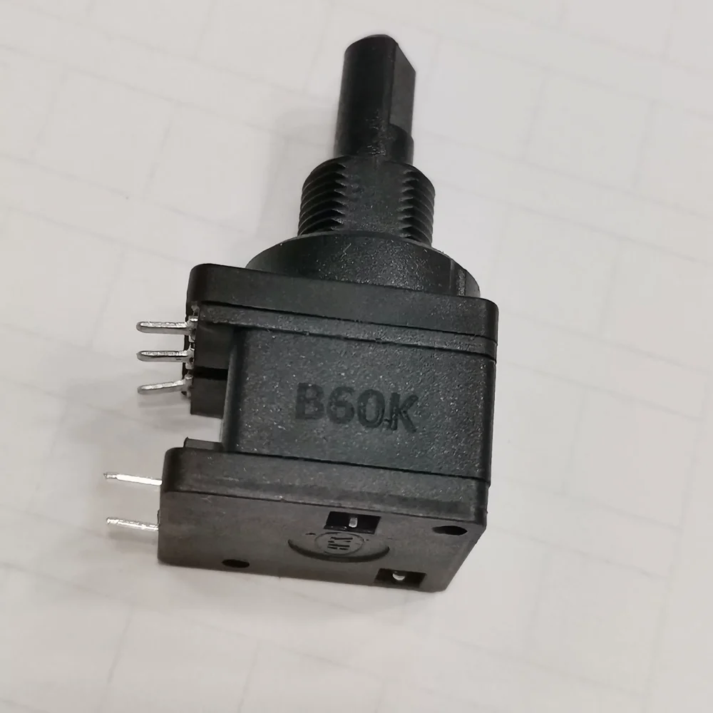 Оригинальный новый 100% двойной потенциометр 5-контактный B60K RS168W (ПЕРЕКЛЮЧАТЕЛЬ)
Оригинальный новый 100% двойной потенциометр 5-контактный B60K RS168W (ПЕРЕКЛЮЧАТЕЛЬ)