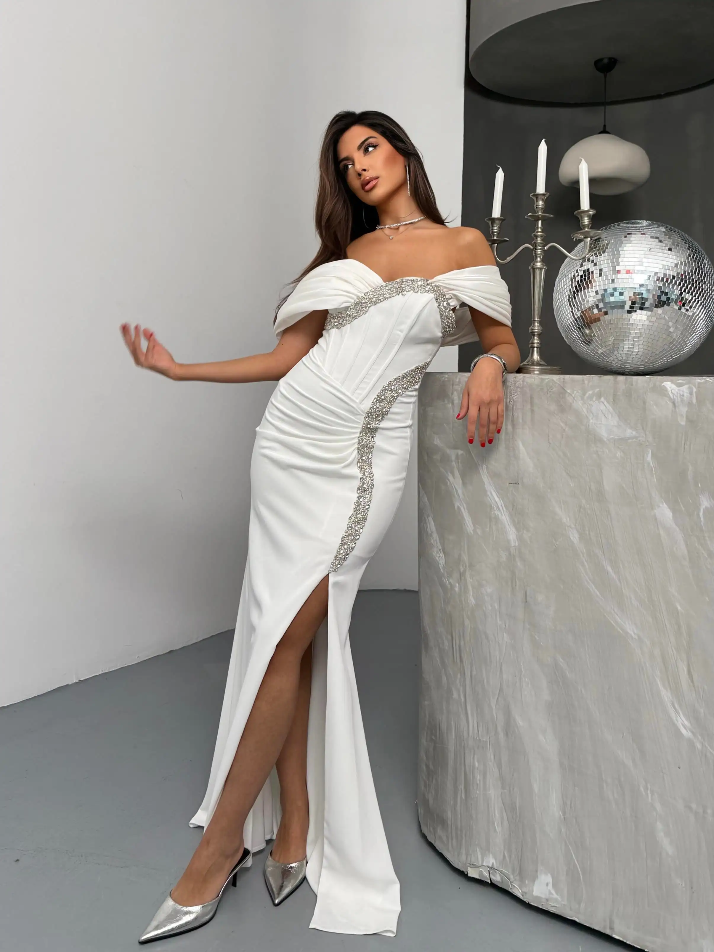 White Elegant Party Dress Shoulder Collar Evening Dresses With Crystal-accented Sculpted Waist Mermaid For Woman Customized
White Elegant Party Dress Shoulder Collar Evening Dresses With Crystal-accented Sculpted Waist Mermaid For Woman Customized