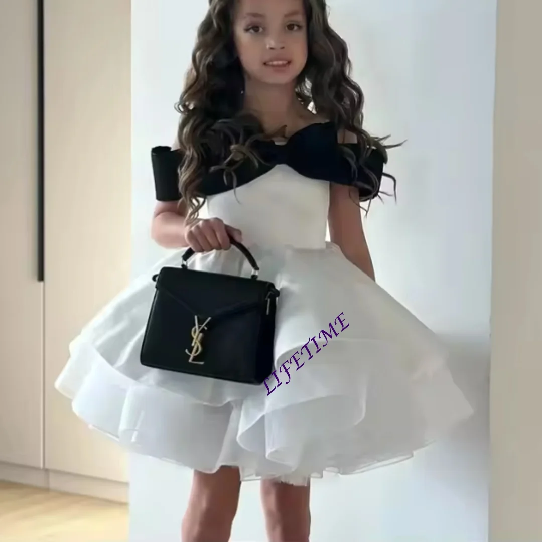 Customized Flower Girl Dress for Wedding Off Shoulder with Black Bow Kids Cute Ruffles First Communion Birthday Party Gown
Customized Flower Girl Dress for Wedding Off Shoulder with Black Bow Kids Cute Ruffles First Communion Birthday Party Gown