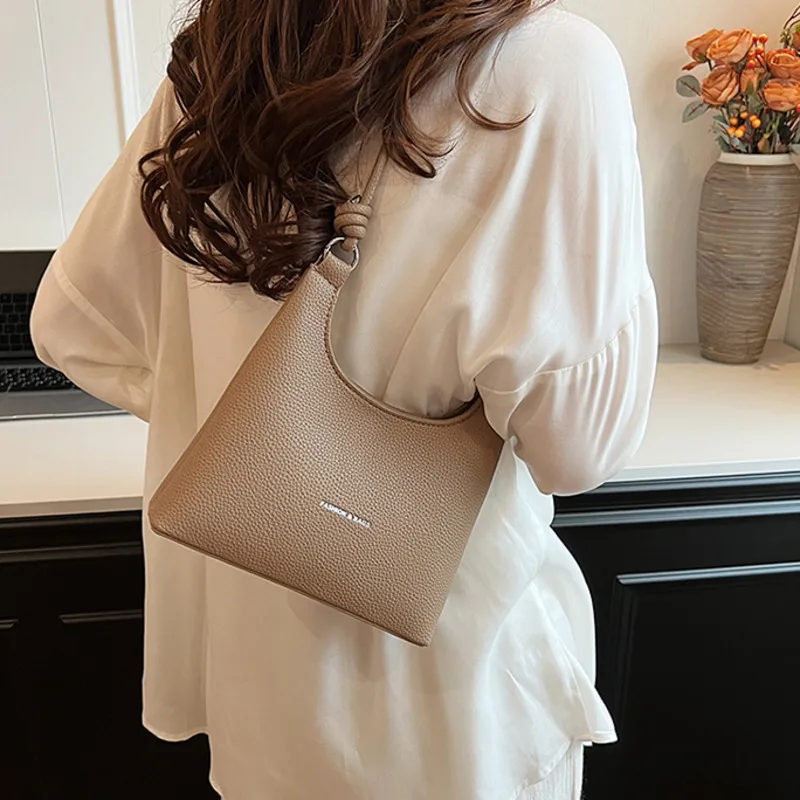 Mini PU Leather Bucket Bags Lady Shoulder Crossbody Bag For Women 2024 Winter New Fashion Trend Y2K Handbags And Purses
Mini PU Leather Bucket Bags Lady Shoulder Crossbody Bag For Women 2024 Winter New Fashion Trend Y2K Handbags And Purses