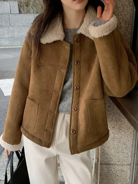 Korean Style Women's Fashionable Suede Jacket Lamb Fur Collar Short Integrated Leather And Fur Coat Small Size Thickened Long...
Korean Style Women's Fashionable Suede Jacket Lamb Fur Collar Short Integrated Leather And Fur Coat Small Size Thickened Long...